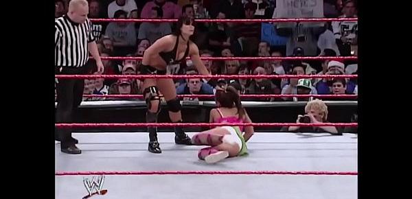  Mickie James vs Victoria Raw 121205
